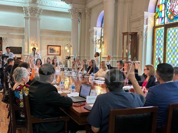 Aprueban la creación del Cabildo de Mujeres