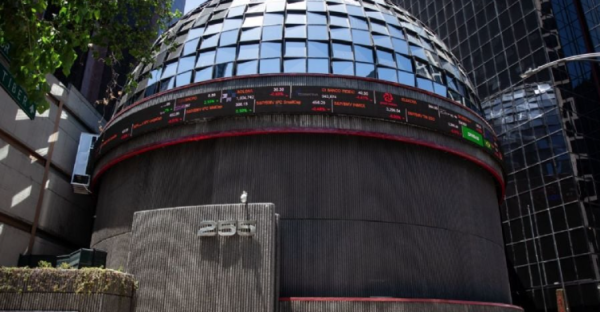 Peso y bolsa mexicana repuntan en las primeras operaciones tras freno a aranceles de Trump