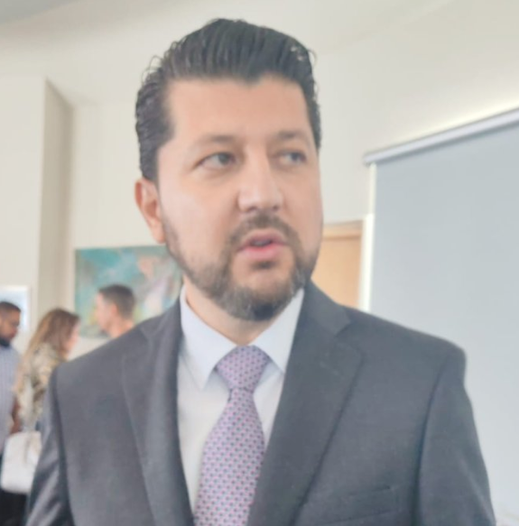 Instituciones que no paguen a PCE podrían llegar a ser desincorporadas: Miranda