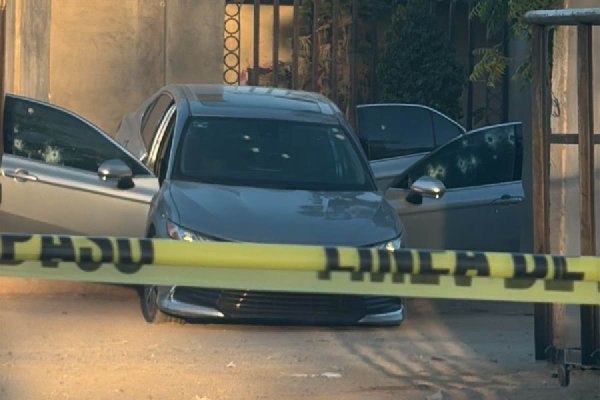 Dos agentes de la Fiscalía de Sonora disparan contra abogado y huyen; habrían confundido el vehículo