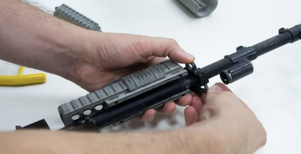 Gobierno oficializa la ley que endurece el control de armas en México y prohíbe las impresas en 3D