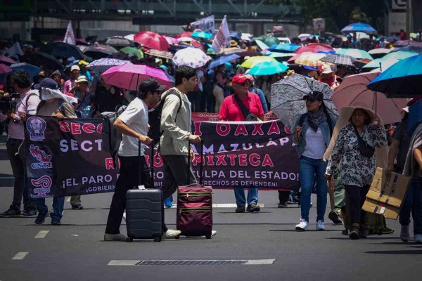Gobernación hace cinco propuestas a la CNTE y les pide “priorizar el bien común”; maestros mantienen plantón