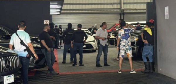 Fiscalía de Jalisco realiza operativo en negocio de autos de lujo de la familia del “Canelo” Álvarez