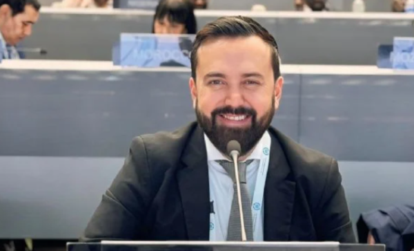 Arturo Ávila acusa 