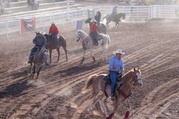 Con espectacular rodeo clausuran el XXXVII Congreso Internacional en Administración de Empresas Agropecuarias en la UACH