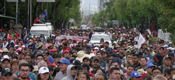 Maestros de la CNTE sección 22 acuerdan levantar el paro y plantón tras más de 15 días de protestas