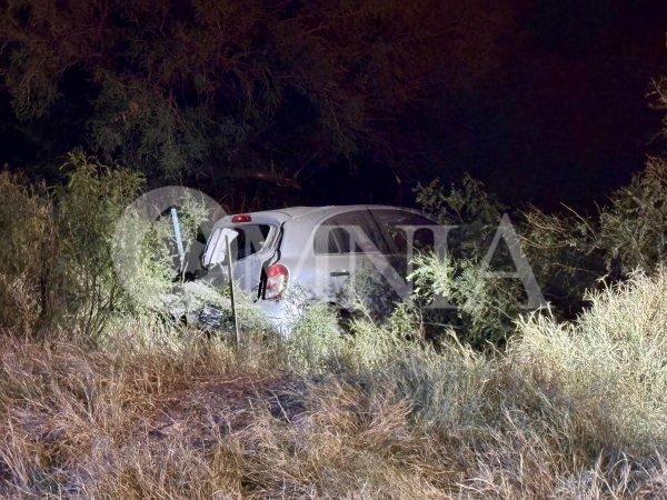 Conductor es impactado y sale la cinta asfáltica