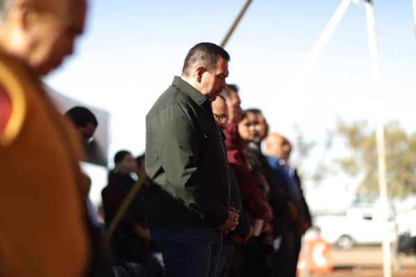 Acude Presidente Pérez Cuéllar a misa de los fieles difuntos en panteón San Rafael