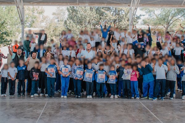 Con apoyo del Gobierno del Estado, llevamos útiles escolares a la Primaria Arturo Armendáriz: Jorge Aldana