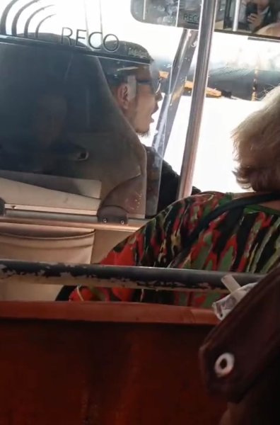 Conductor del transporte público agrede verbalmente a adulta mayor en la ruta Rosario