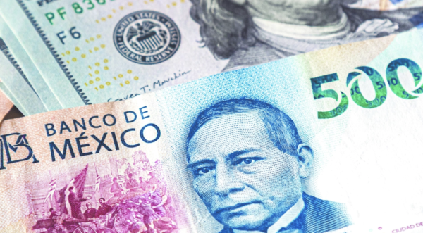 El peso cae y regresa a niveles que tenía en septiembre
