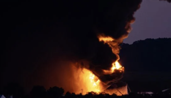 Choque y explosión de un avión de UPS en aeropuerto de Kentucky; siete muertos y 11 heridos (Videos)