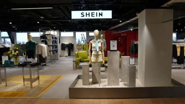 Shein abre su primera tienda física en París; Francia suspende el acceso a la plataforma