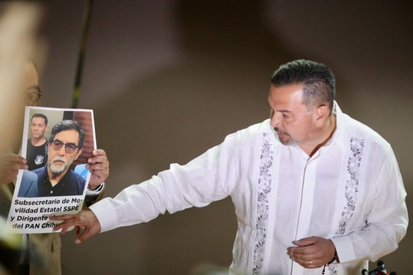 Cruz dice que “no hay mayor partidización de la seguridad”, que dirigentes del PAN en la nómina de la SSPE