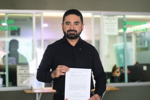 Basta de esta cacería de trabajadores; Francisco Sánchez presenta reforma para garantizar en Ley operación de Uber en aeropuertos