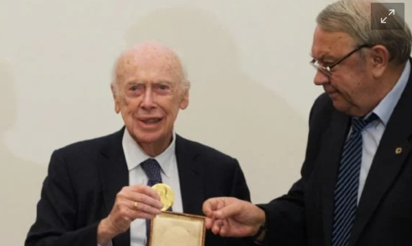 James Watson, codescubridor de la forma de doble hélice del ADN, falleció a los 97 años