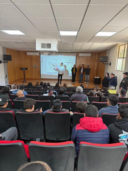 Conalep Chihuahua realiza la 15ª sesión del taller “Escuela para Madres, Padres y Personas Cuidadoras”