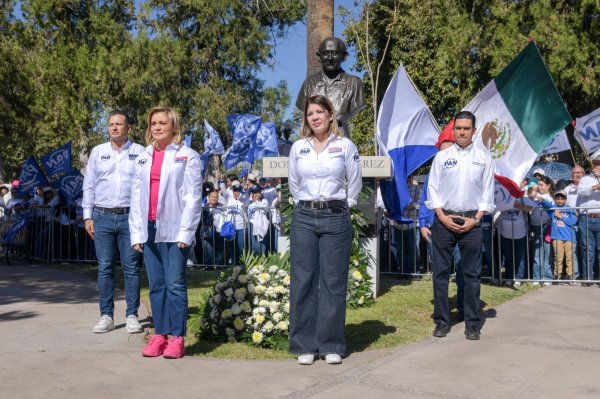 Rinden homenaje a Don Luis H. Álvarez previo a Marcha “Juntos y fuertes”
