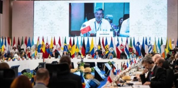 Condenan líderes de América Latina y Europa bombardeos de Trump en el Caribe y el Pacífico