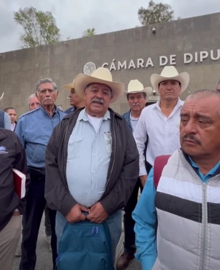 Morena deja plantados a los campesinos