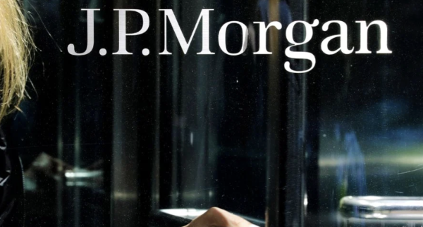 Florida investiga al banco JP Morgan por cerrar cuentas y compartir datos de Trump Media