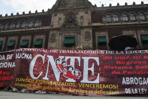 CNTE convoca a paro nacional; anuncia liberación de casetas, bloqueos y cerco al Congreso