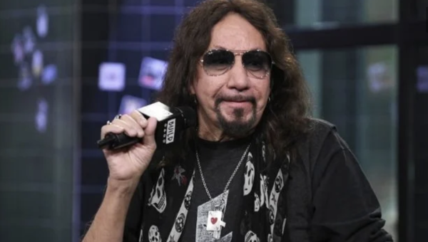Autopsia revela que Ace Frehley, guitarrista de Kiss, murió debido a heridas sufridas por una caída