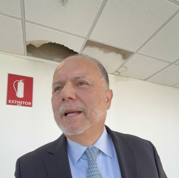 Destaca Duarte revés de la Fiscalía Anticorrupción contra Corral y lo reta a que salga del país