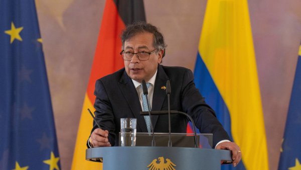 Colombia suspende cooperación de inteligencia con EU por ataques a presuntos botes con drogas