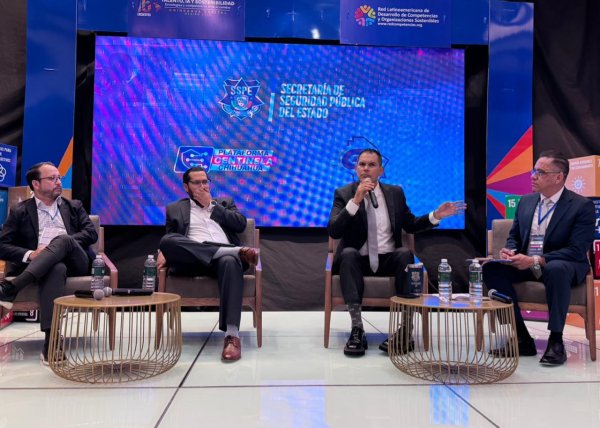 Inaugura Gilberto Loya 16o Encuentro Internacional de Desarollo