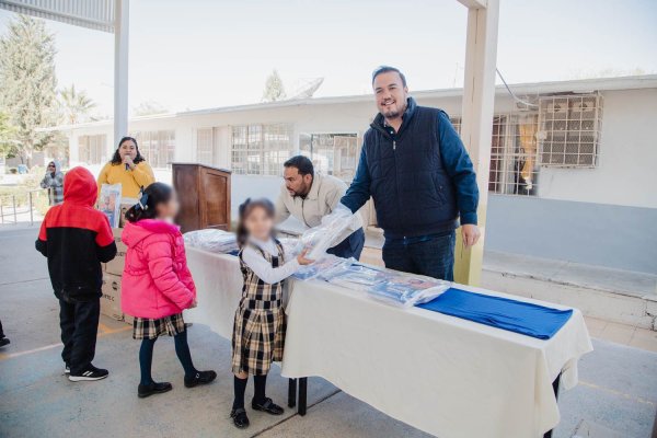 Alcalde Jorge Aldana y la Gobernadora Maru Campos impulsan la educación con la entrega de útiles escolares en la Escuela Primaria Ignacia Rodríguez Lozoya