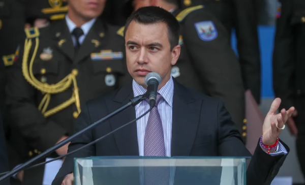 Duro revés para Noboa: Ecuador rechaza en referéndum acoger bases militares extranjeras y reescribir la Constitución