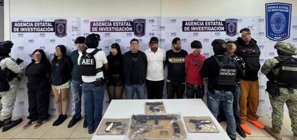 Capturan a 3 mujeres y 7 hombres en posesión de armas y droga en la colonia Bellavista