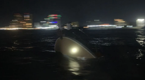 Se hunde embarcación en Mazatlán con 11 personas a bordo; los tripulantes fueron rescatados