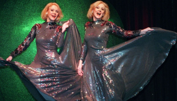 Las gemelas Kessler de Alemania mueren a los 89 años por “suicidio conjunto”