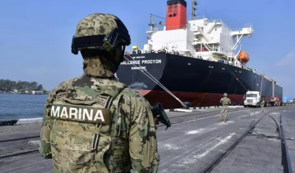 Juez frena proceso contra exfuncionaria de Aduanas implicada en red de huachicol fiscal