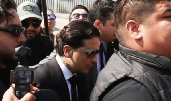 Jueza rechaza vincular a proceso a Christian Nodal en demanda de Universal Music