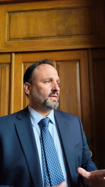 No me preocupan las encuestas; mi prioridad es sacar la chamba: De la Peña