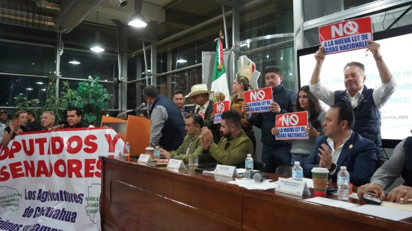 Firma Mario Vázquez compromiso contra Ley de Aguas: “Es un ataque directo al campo”