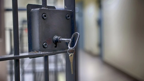 Juez procesa a cuatro policías de Nayarit por presunta tortura dentro de una celda