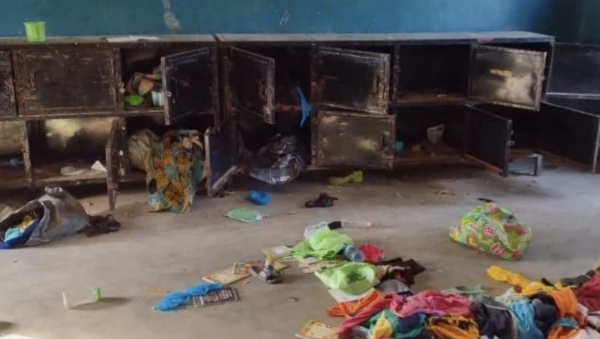 Hombres armados secuestran a más de 200 estudiantes y 12 profesores en escuela católica nigeriana