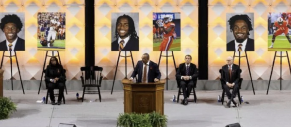 Joven que asesinó a tres estudiantes de la Universidad de Virginia recibió cinco cadenas perpetuas