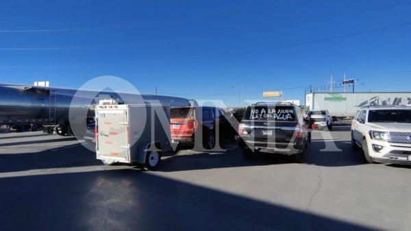 Campesinos bloquean cruce internacional Santa Teresa en protesta contra el Gobierno Federal