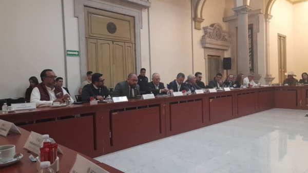 Inicia reunión entre agricultores y autoridades en la CDMX