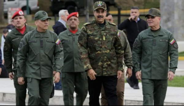 Seguidores de Nicolás Maduro marchan en Venezuela en medio de tensiones con EU