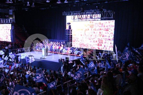 Agradece Alfredo Chávez a las más de 5 mil personas que acudieron a su informe de actividades