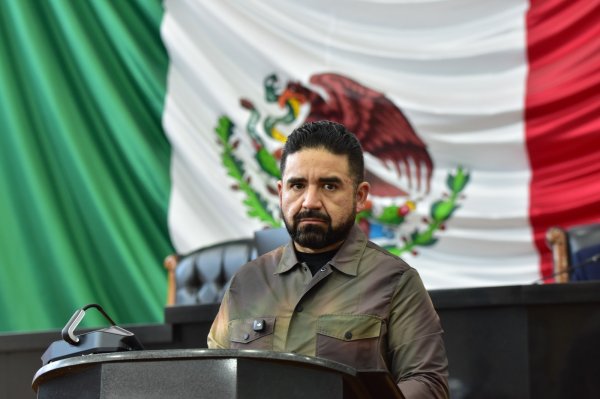 Escasez de gasolina, escalada de precios y escasez de productos básicos por Ley de Aguas: Francisco Sánchez