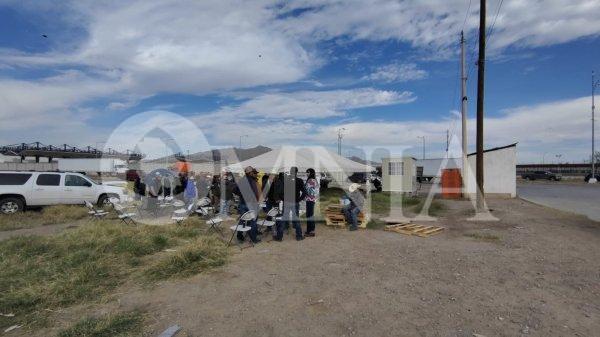 Agricultores permanecen en cruces internacionales; esperan la firma total de convenios