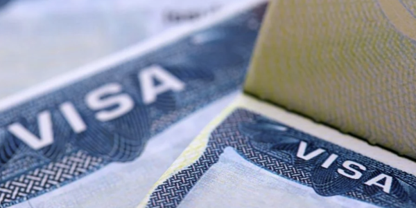 EU pausa la emisión de visados para los afganos tras el tiroteo en Washington