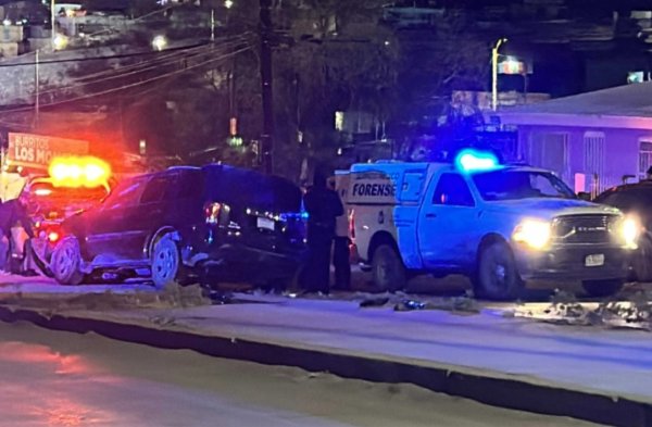 Choque entre vehículo particular y camión de transporte de personal deja seis lesionados y una persona sin vida en Juárez